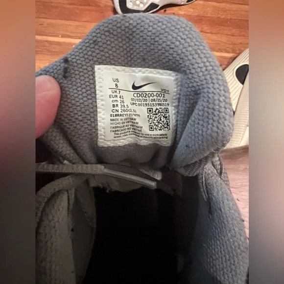 Used Men’s Nike Renew Gray Sneakers - Size 8 - Picture 7 of 8